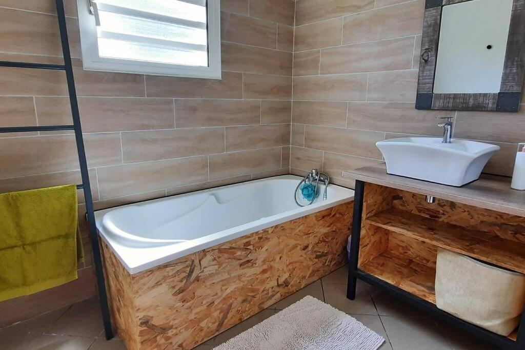 Le Tibouchina , Gite Chaleureux A La Ferme Le Tampon Extérieur photo